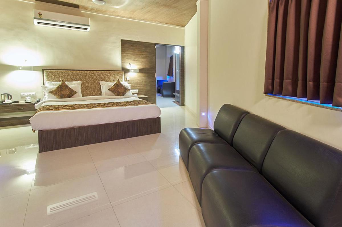 Hotel Gormoh Ahmedabad Buitenkant foto