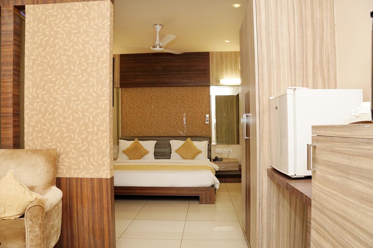 Hotel Gormoh Ahmedabad Buitenkant foto