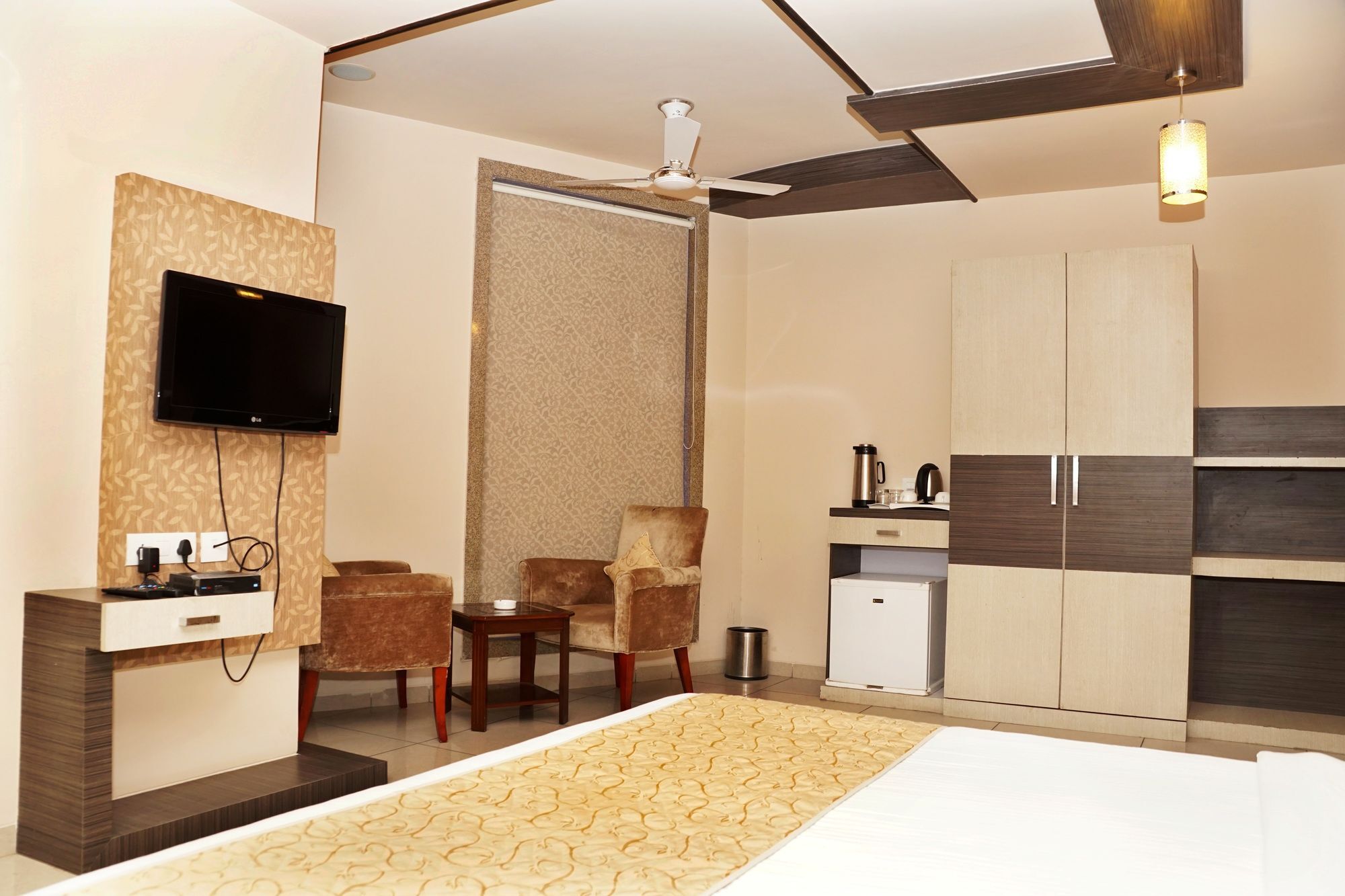 Hotel Gormoh Ahmedabad Buitenkant foto